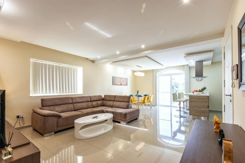 Modern 3 Bedroom Apartment Close To Paceville And Beach Is-Swieqi Exteriér fotografie
