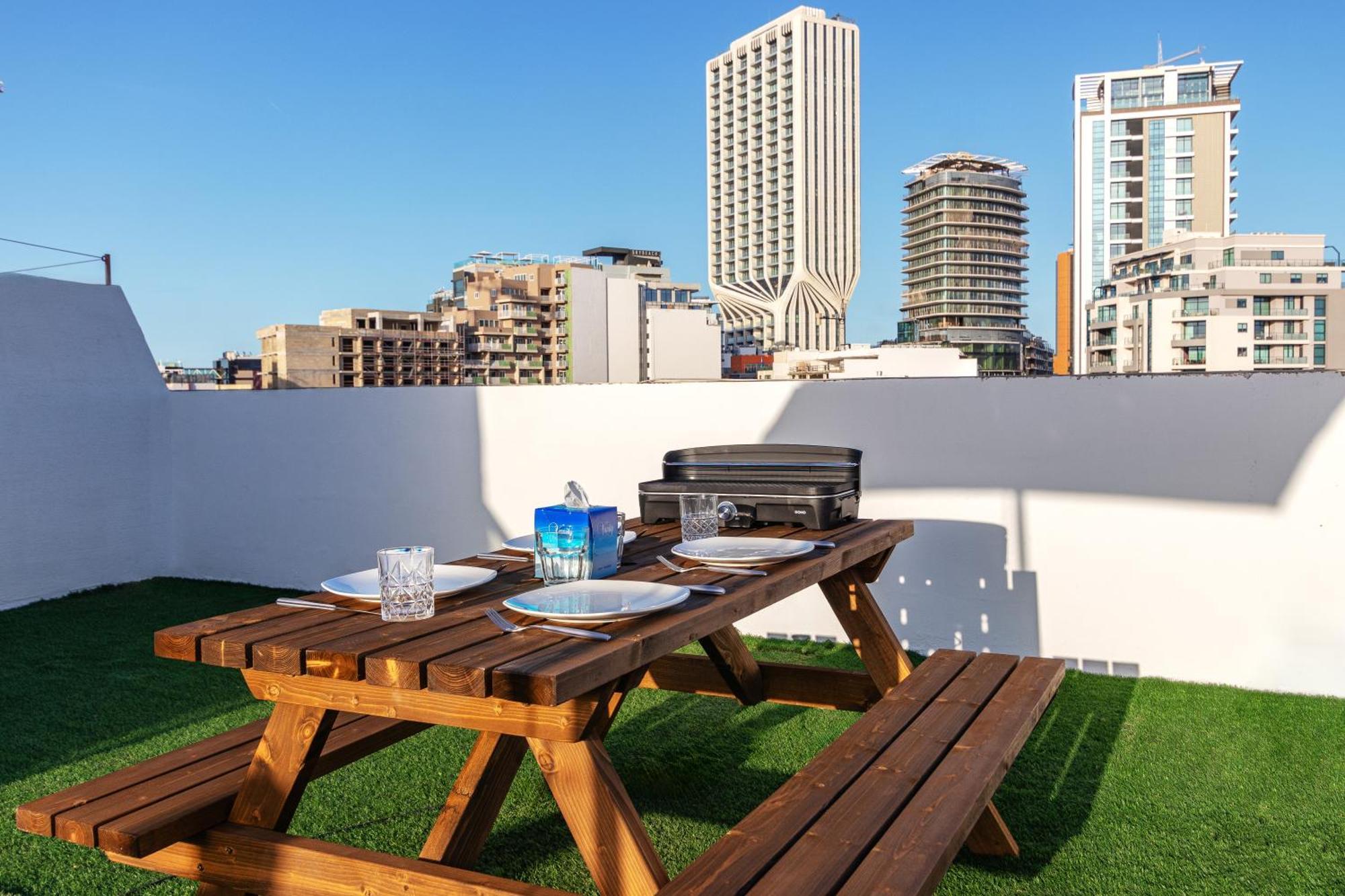 Modern 3 Bedroom Apartment Close To Paceville And Beach Is-Swieqi Exteriér fotografie